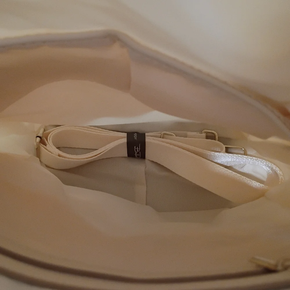 NWT Bella Russo Women's Ivory Cream Quilted 14.4